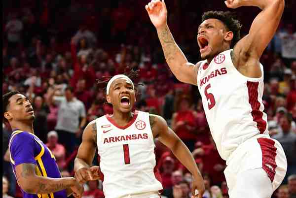 Razorbacks come through late; Take down LSU at home – Deltaplex News