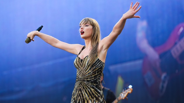 Taylor Swift stays at number 1 for 12th week and wins at the Kids Choice Awards – Deltaplex News